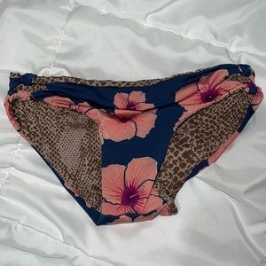 Acacia girls bottom in Hibiscus